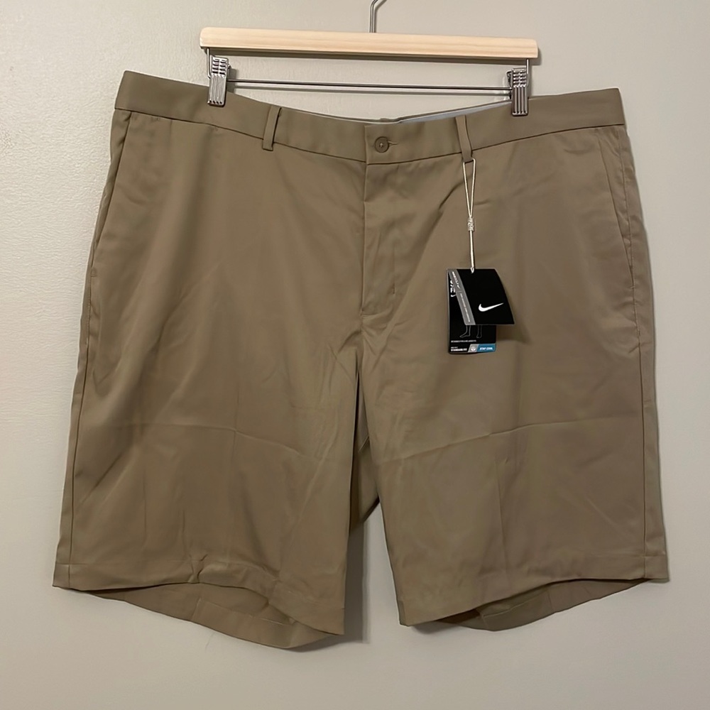 Nike Men’s Golf Shorts NWT Size 40 Dri-Fit
